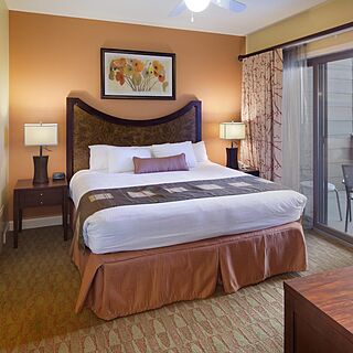 Holiday Inn Club Vacations at Lake Geneva Resort — Bedroom