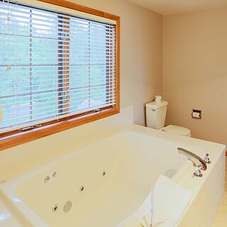 Glidden Lodge Beach Resort — Bathroom