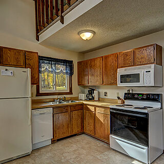 Nicolet Shores — Kitchen