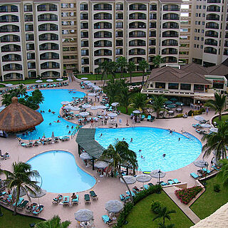 The Royal Islander — Pool