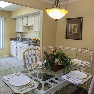 Cottages at Shipyard — Dining Area
