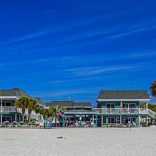 Mariner Beach Club — Exterior
