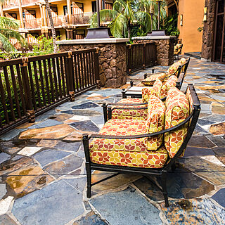 Aulani, a Disney Resort & Spa — Outdoor Seating