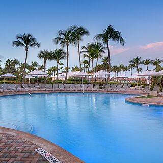 Marriott's Aruba Ocean Club — Pool With Loungers and Umbrellas