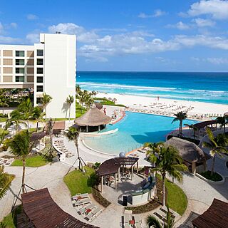 The Westin Lagunamar Ocean Resort Villas & Spa &mdash; Pool and Beach View