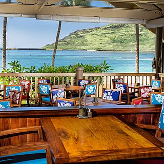 Marriott's Kauai Beach Club — Duke's Canoe Club- Barefoot Bar and Restaurant