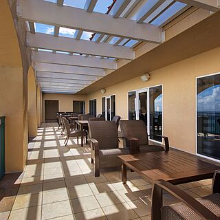 Marriott's BeachPlace Towers — Overlook Lounge Patio