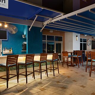 Marriott's BeachPlace Towers — Splash Poolside Bar and Grill