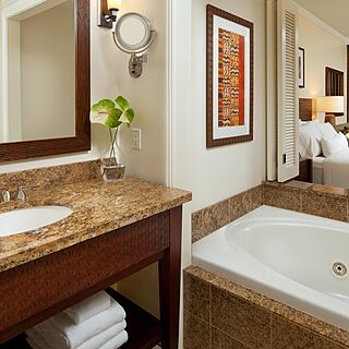 Westin Princeville Ocean Resort Villas — Sample Bathroom