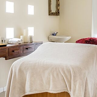 La Cabana Beach Resort — Spa Treatment Room