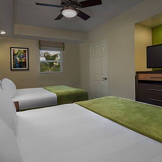 Marriott's Harbour Lake — Sample Second bedroom in two-bedroom villa (furniture and finishes vary from tower to tower).