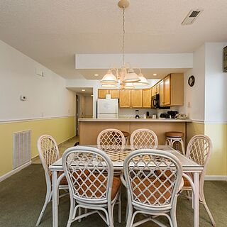 A Place at the Beach - Windy Hill &mdash; Dining Area