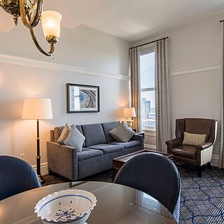 Marriott Vacation Club Pulse at Custom House, Boston — Living Area
