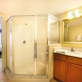 Club Wyndham Royal Vista — Sample Bathroom