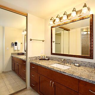 Hanalei Bay Resort — Sample Bathroom