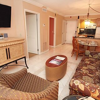 Palm Beach Shores Resort and Vacation Villas — Sample Living Area
