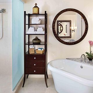 Kings' Land by Hilton Grand Vacations — Sample Bathroom