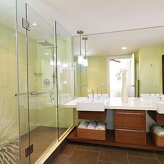 Kings' Land by Hilton Grand Vacations &mdash; Sample Bathroom