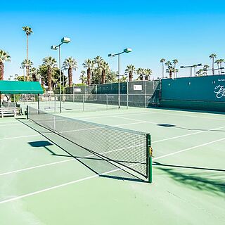 Palm Springs Tennis Club — Tennis Court