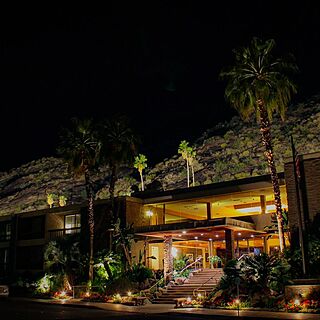 Palm Springs Tennis Club — Exterior