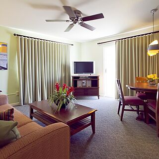 Club Wyndham at Waikiki Beach Walk — Living Area