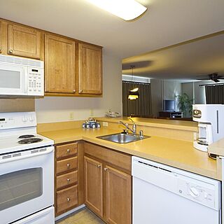 Club Wyndham at Waikiki Beach Walk — Kitchen