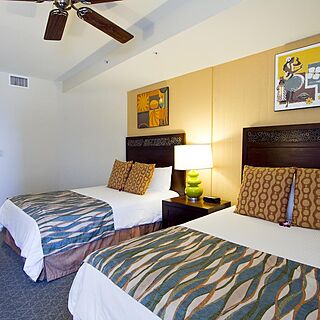 Club Wyndham at Waikiki Beach Walk — Bedroom
