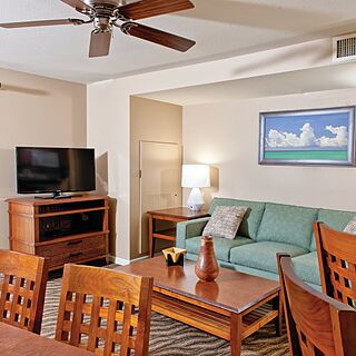 Club Wyndham at Waikiki Beach Walk — Living Area