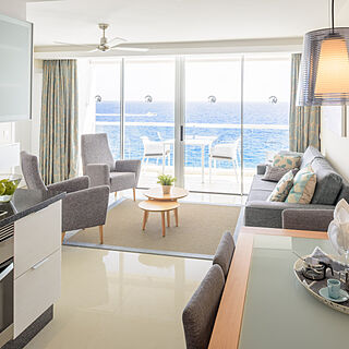 Pearly Grey Ocean Club