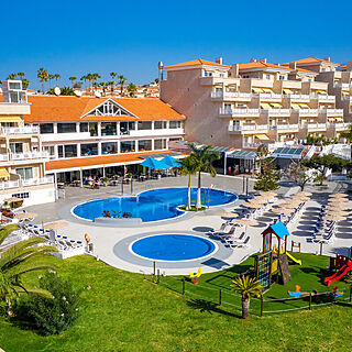 Apartamentos Tropical Park