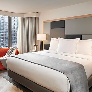 Hilton Grand Vacations Chicago Downtown Magnificent Mile — Bedroom