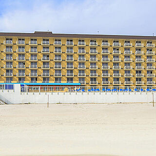 Casa del Mar Beach Resort — Exterior
