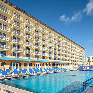 Casa del Mar Beach Resort — Pool