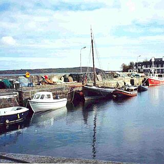 Connemara Country Cottages — Roundstone Harbour
