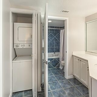 Holiday Inn Club Vacations Panama City Beach Resort — Bathroom