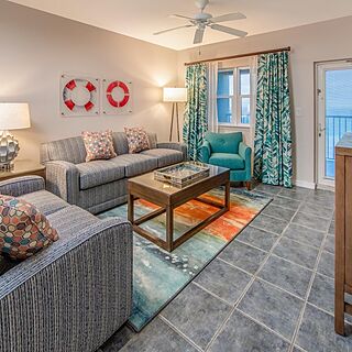 Holiday Inn Club Vacations Panama City Beach Resort — Living Area