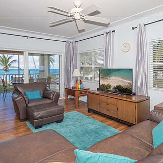 Plantation Village Beach Resort — Living Area