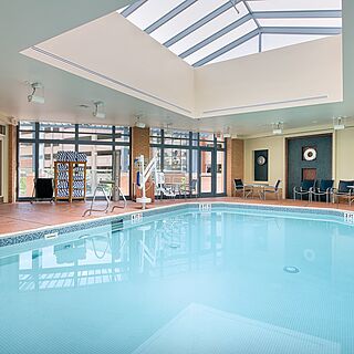 Club Wyndham National Harbor — Accessible Indoor Pool With Seating