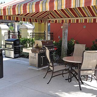 Hilton Grand Vacations at Tuscany Village — Grilling Area
