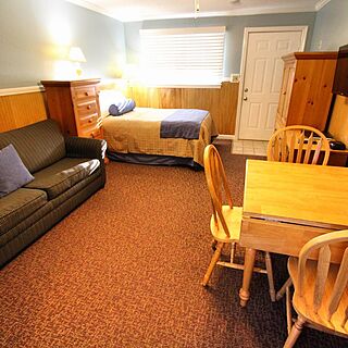 Island Manor Resort — Studio Unit