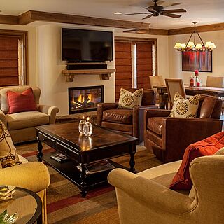 Vail Mountain Lodge — Living Area