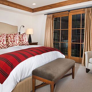 Vail Mountain Lodge — Bedroom