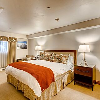 Vail Mountain Lodge — Bedroom