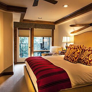 Vail Mountain Lodge — Bedroom