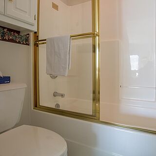 Thousand Hills Golf Resort — Bathroom