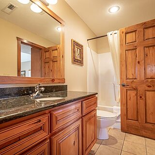 The Lodges At Table Rock Lake — Bathroom