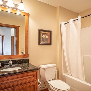 The Lodges At Table Rock Lake — Bathroom