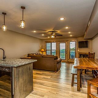 Table Rock Resort at Indian Point — Living Area
