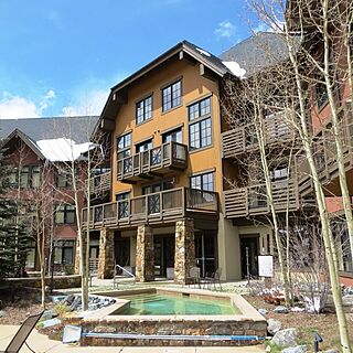 The Cirque — Exterior