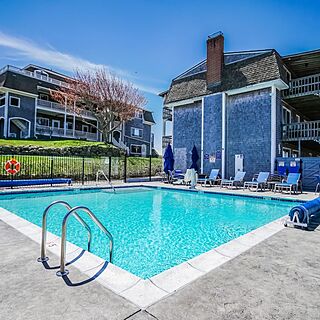 Neptune House — Pool
